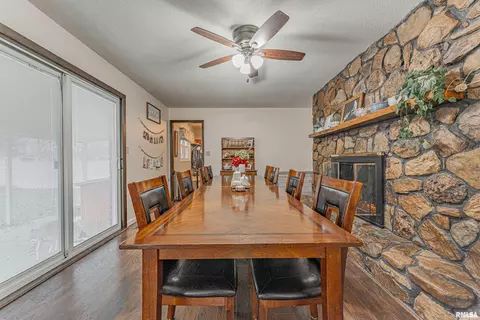 Dining - 33 Roley Estates Ests, Sullivan, IL 61951 photo 2 of 3