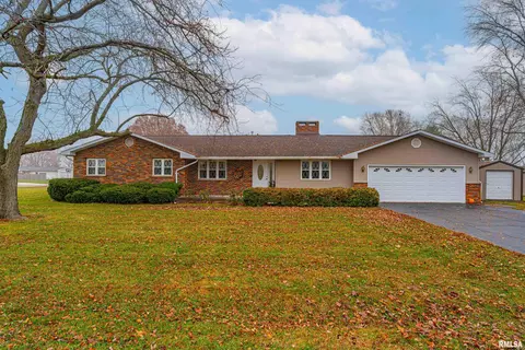 33 Roley Estates Ests, Sullivan, IL 61951
