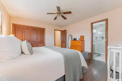 Bedroom - 33 Roley Estates Ests, Sullivan, IL 61951 photo 6 of 6