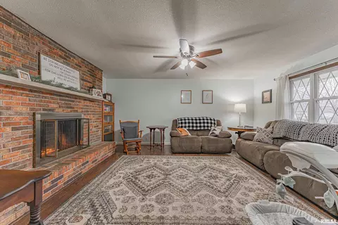 Living - 33 Roley Estates Ests, Sullivan, IL 61951 photo 1 of 1