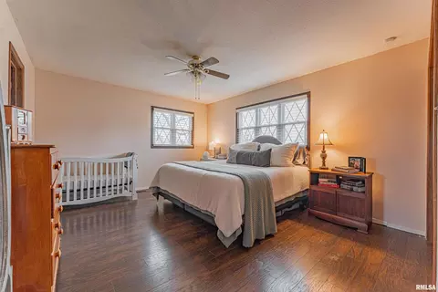 Bedroom - 33 Roley Estates Ests, Sullivan, IL 61951 photo 5 of 6