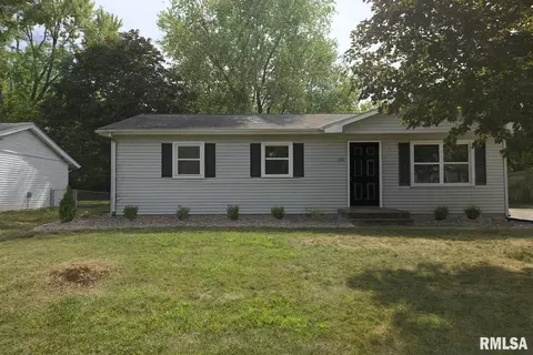 56 Archer Ave, Springfield, IL 62704