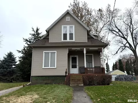796 Peck St, Galesburg, IL 61401