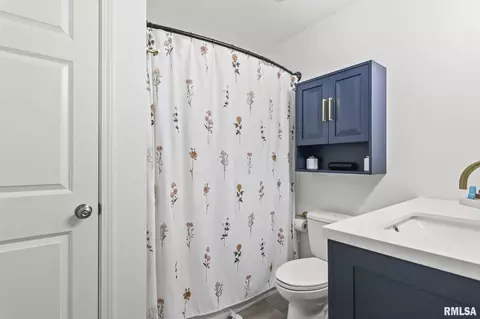 Bath - 3223 West St, Springfield, IL 62707 photo 1 of 3