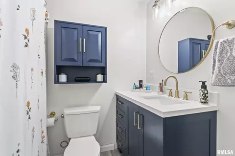 Bath - 3223 West St, Springfield, IL 62707 photo 2 of 3