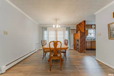 Dining - 320 E Jasper St, Mount Pulaski, IL 62548 photo 1 of 2