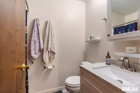 Bath - 3 Settlers Ln, Springfield, IL 62707 photo 1 of 3