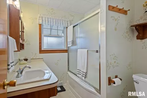 Bath - 3213 Sherman St, Springfield, IL 62703 photo 1 of 1