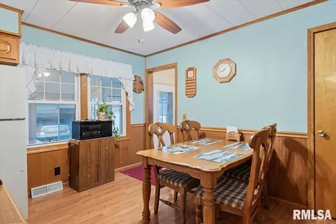 Dining - 3213 Sherman St, Springfield, IL 62703 photo 3 of 3