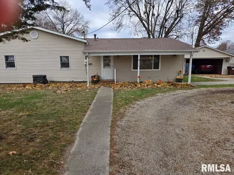 116 S Harris St, Auburn, IL 62615