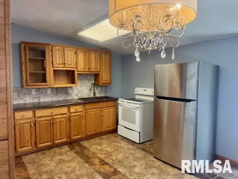 2625 Cherry St, Quincy, IL 62301 photo 2