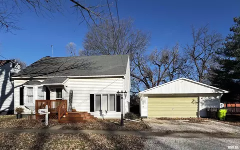 423 W Adams St, Rushville, IL 62681