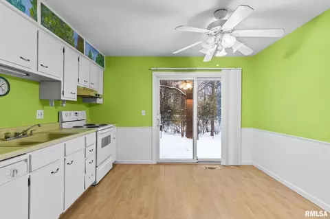 Kitchen - 2108 Austin Dr, Springfield, IL 62704 photo 5 of 6