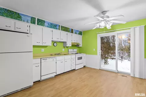 Kitchen - 2108 Austin Dr, Springfield, IL 62704 photo 6 of 6