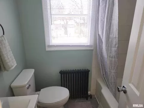 Bath - 1705 Reed Ave, Springfield, IL 62704 photo 1 of 2