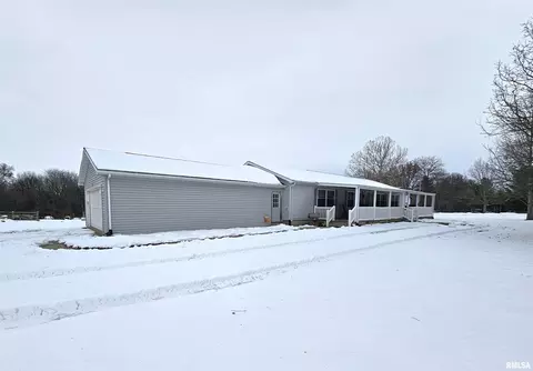 13014 Kirby St, Tallula, IL 62688