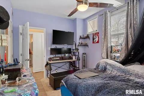 Bedroom - 908 N Walnut St, Springfield, IL 62702 photo 2 of 4