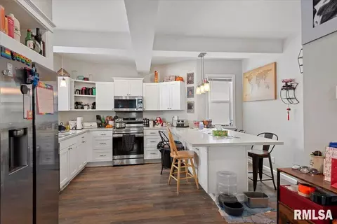 Kitchen - 908 N Walnut St, Springfield, IL 62702 photo 2 of 3