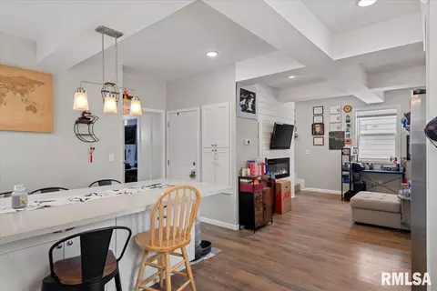 Entry Way - 908 N Walnut St, Springfield, IL 62702 photo 1 of 5