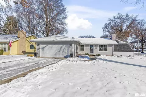 Exterior - 200 N Durkin Dr, Springfield, IL 62702 photo 2 of 7