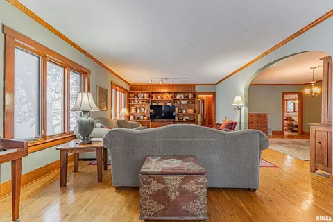 Living - 2125 700th St, Chestnut, IL 62518 photo 2 of 3