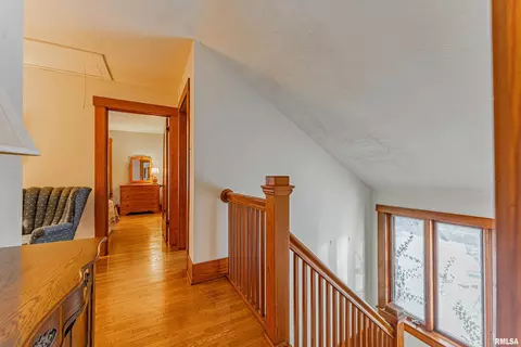 Entry Way - 2125 700th St, Chestnut, IL 62518 photo 4 of 7