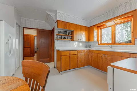 Kitchen - 2125 700th St, Chestnut, IL 62518 photo 3 of 4