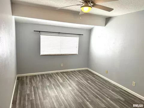 Bedroom - 55 Trailridge Ln, Springfield, IL 62704 photo 2 of 2