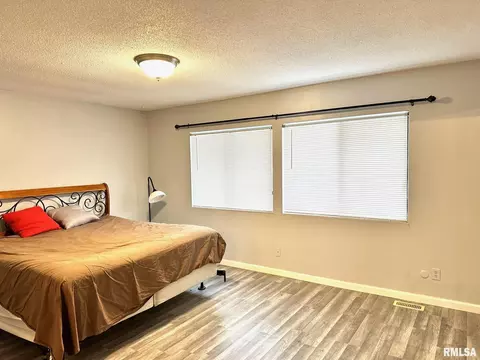 Bedroom - 55 Trailridge Ln, Springfield, IL 62704 photo 1 of 2