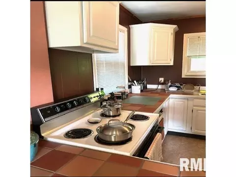 216 N Amos Ave, Springfield, IL 62702 photo 14
