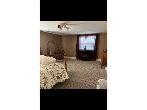 216 N Amos Ave, Springfield, IL 62702 photo 9