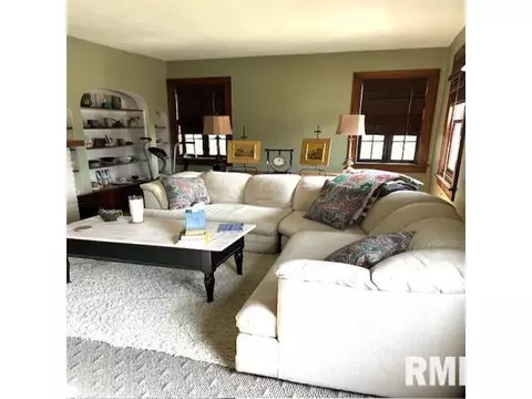 216 N Amos Ave, Springfield, IL 62702 photo 2