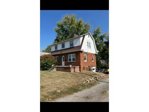 216 N Amos Ave, Springfield, IL 62702
