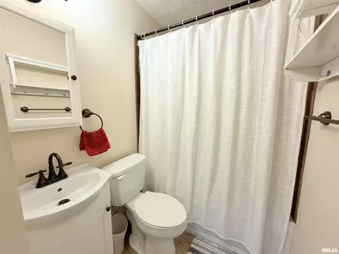 Bath - 3606 Sherman St, Springfield, IL 62703 photo 3 of 3