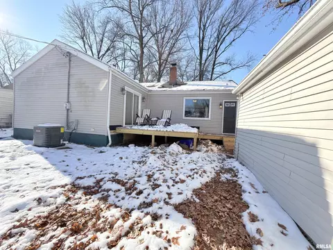 Exterior - 3606 Sherman St, Springfield, IL 62703 photo 4 of 6
