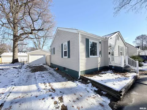 Exterior - 3606 Sherman St, Springfield, IL 62703 photo 5 of 6