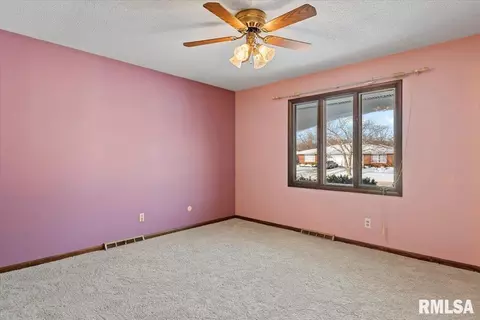 2540 Delaware Dr, Springfield, IL 62702 photo 13