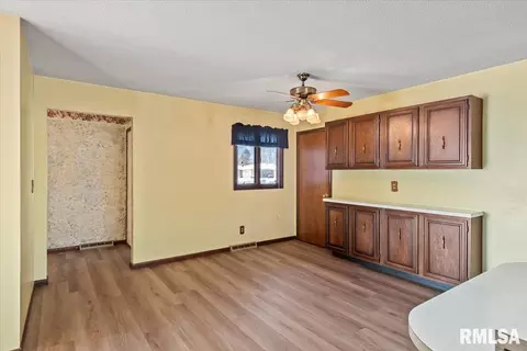 2540 Delaware Dr, Springfield, IL 62702 photo 5