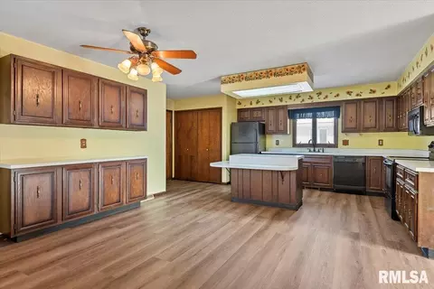 2540 Delaware Dr, Springfield, IL 62702 photo 7