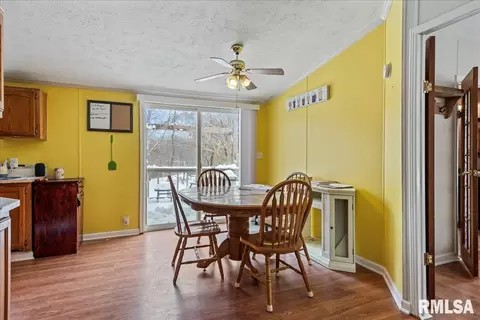 Dining - 367 E Oak St, Hettick, IL 62649 photo 1 of 1
