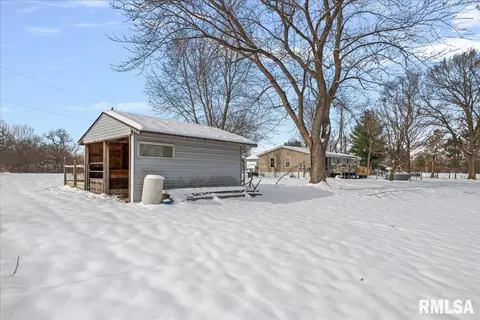 Exterior - 367 E Oak St, Hettick, IL 62649 photo 3 of 3