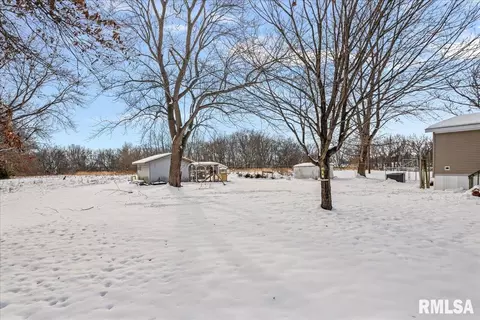 Exterior - 367 E Oak St, Hettick, IL 62649 photo 2 of 3