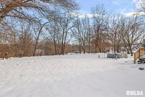 Exterior - 367 E Oak St, Hettick, IL 62649 photo 1 of 3