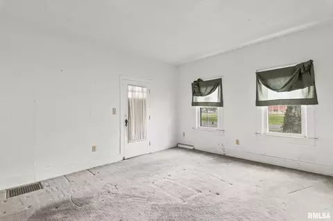 1504 E Phillips St, Springfield, IL 62702 photo 5