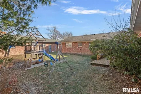 Exterior - 29 Belhaven Dr, Springfield, IL 62704 photo 3 of 4