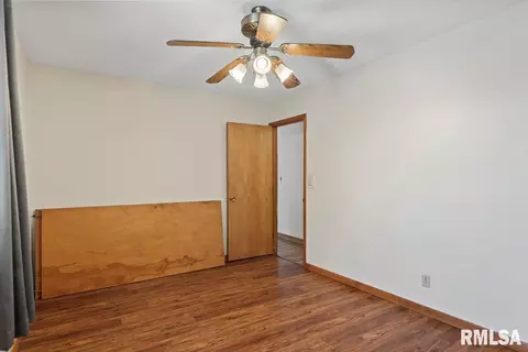 Bedroom - 29 Belhaven Dr, Springfield, IL 62704 photo 2 of 8