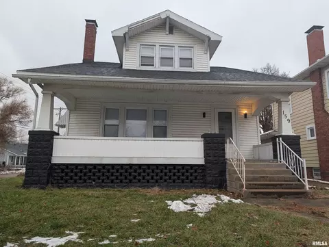 159 W Locust St, Canton, IL 61520