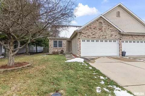 1620 Magnolia Dr, Chatham, IL 62629