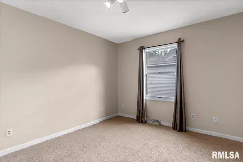 Bedroom - 3131 Turning Mill Dr, Springfield, IL 62704 photo 4 of 7