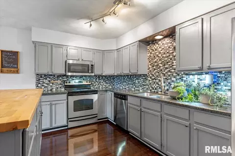 Kitchen - 3131 Turning Mill Dr, Springfield, IL 62704 photo 1 of 1